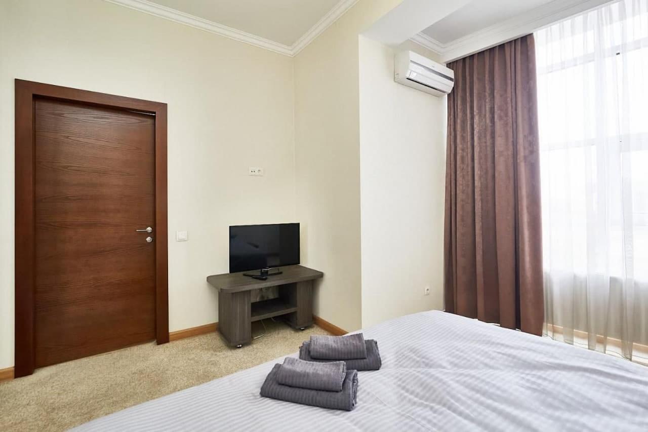 Ultracentral Spacious Apartment Chisinau Exterior photo